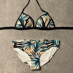 Victoria’s Secret bikini